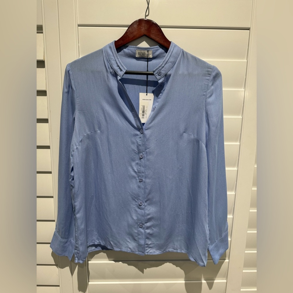 Azai Blue Women’s Blouse Size L. NWT